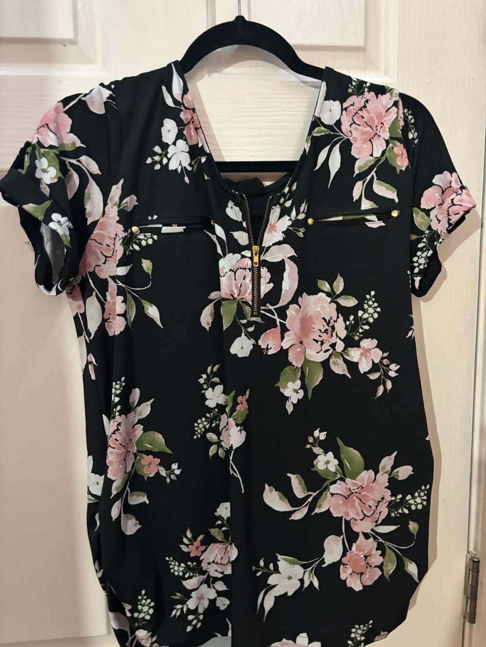 Sweet Wanderer Black and Pink Floral Short Sleeve Zip Front Blouse L